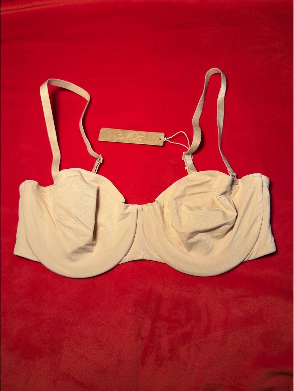 Skims Smoothing Intimates Strapless Bra Color Clay Size 34B